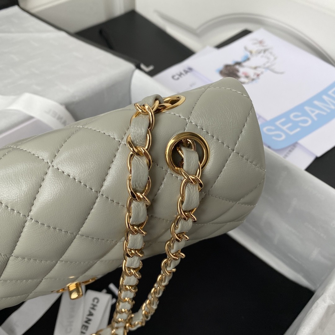 「#660」 Chane1 Classic Flap Bag Size: 15.5x25.5x6.5cm - Image 4