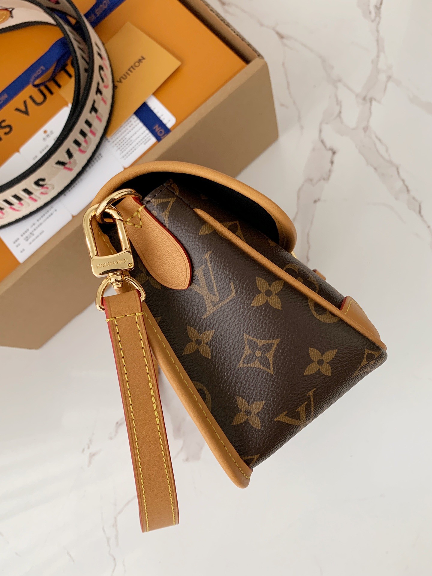 「#684」LOUIS VUITTON DIANE M45985 size:9*15*24cm - Image 3