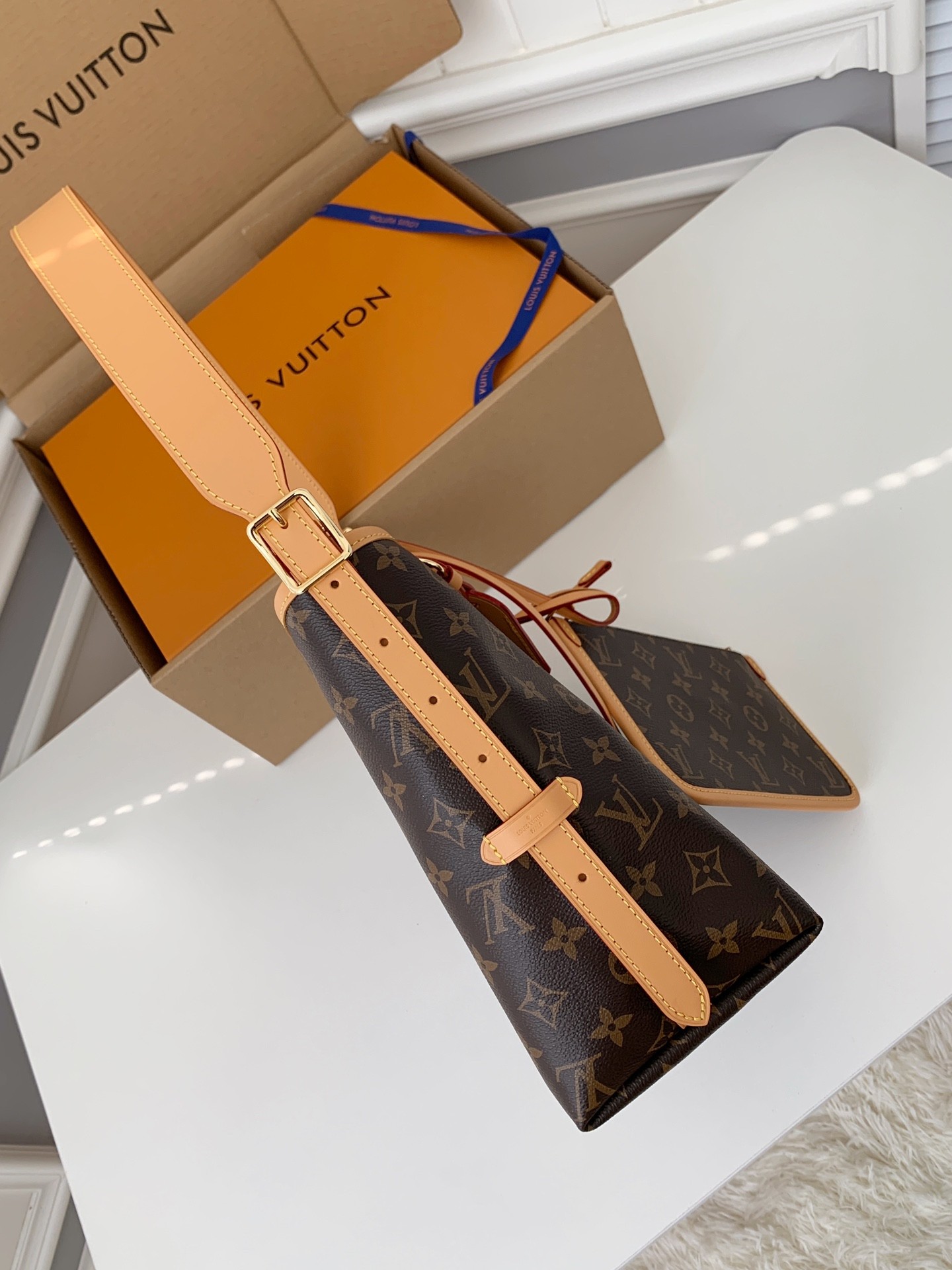 「#688」 Lovis Vuitton CARRYALL M46203 size:29*24*12cm - Image 3