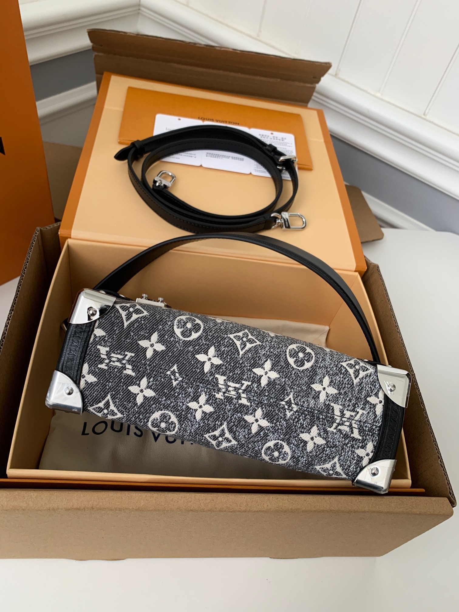 「#704」LOUIS VUITTON SIDE TRUNK M21460 SIZE:21*14*6m - Image 4