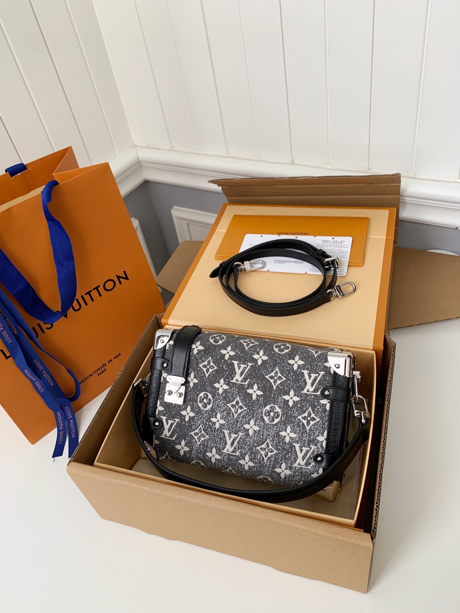 「#704」LOUIS VUITTON SIDE TRUNK M21460 SIZE:21*14*6m - Image 2