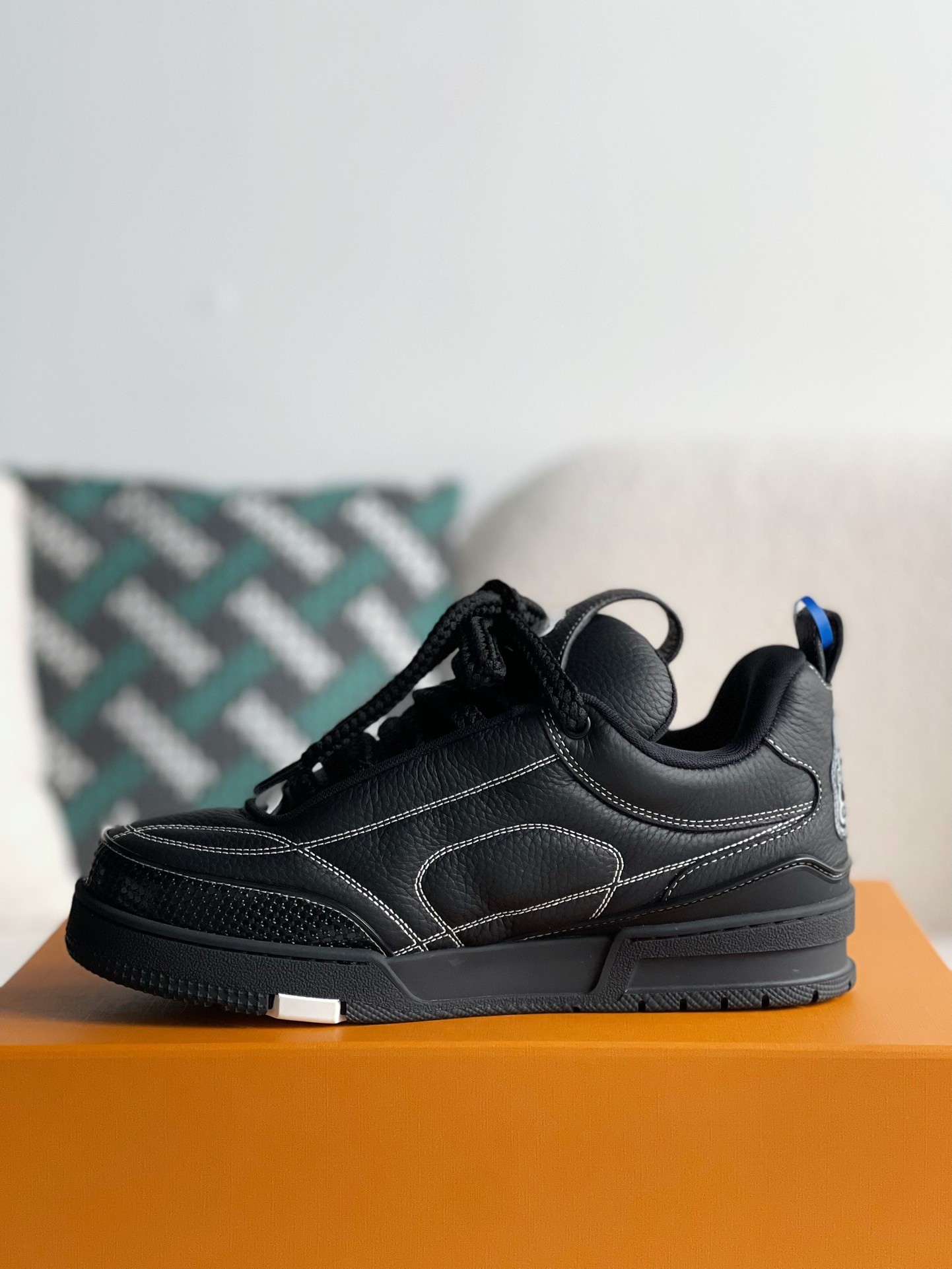 「#732」LOUIS VUITTON Skate - Image 4