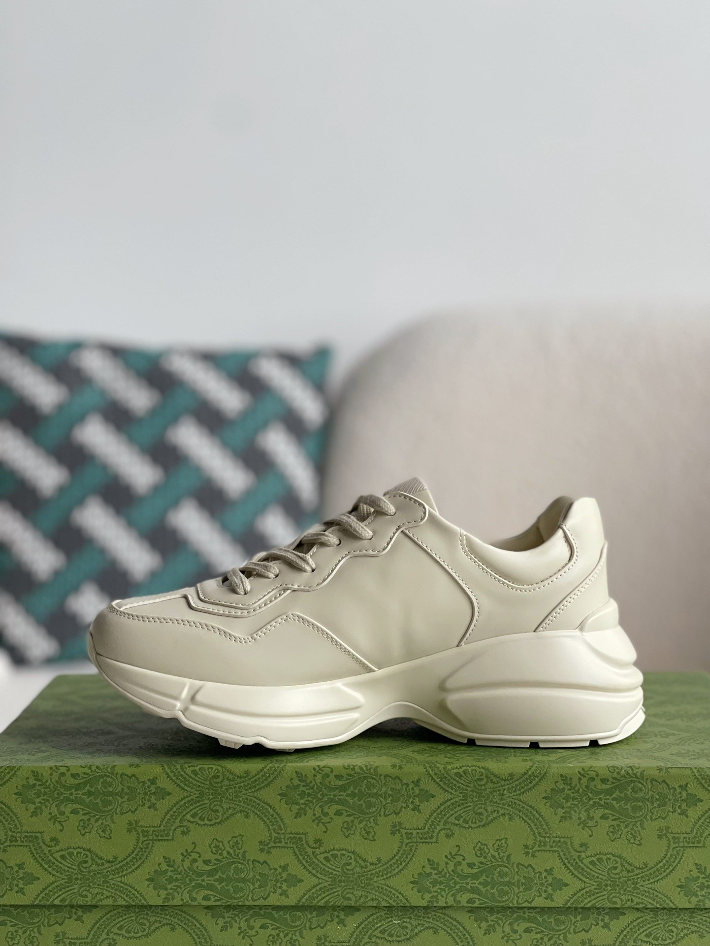 「#743」Gucci Rhyton Sneakers - Image 4