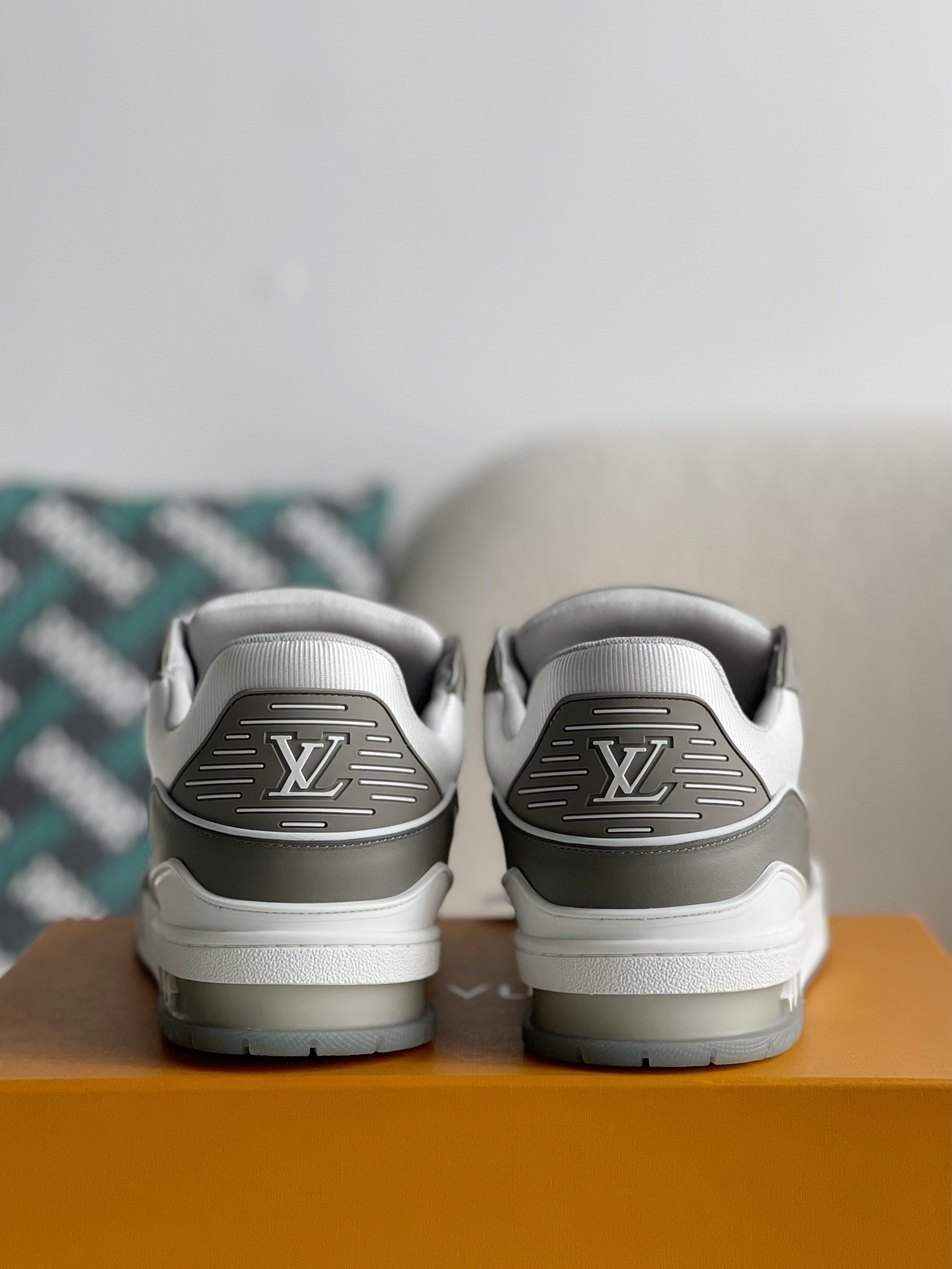 「#748」 LOUIS VUITTON TRAINER - Image 5