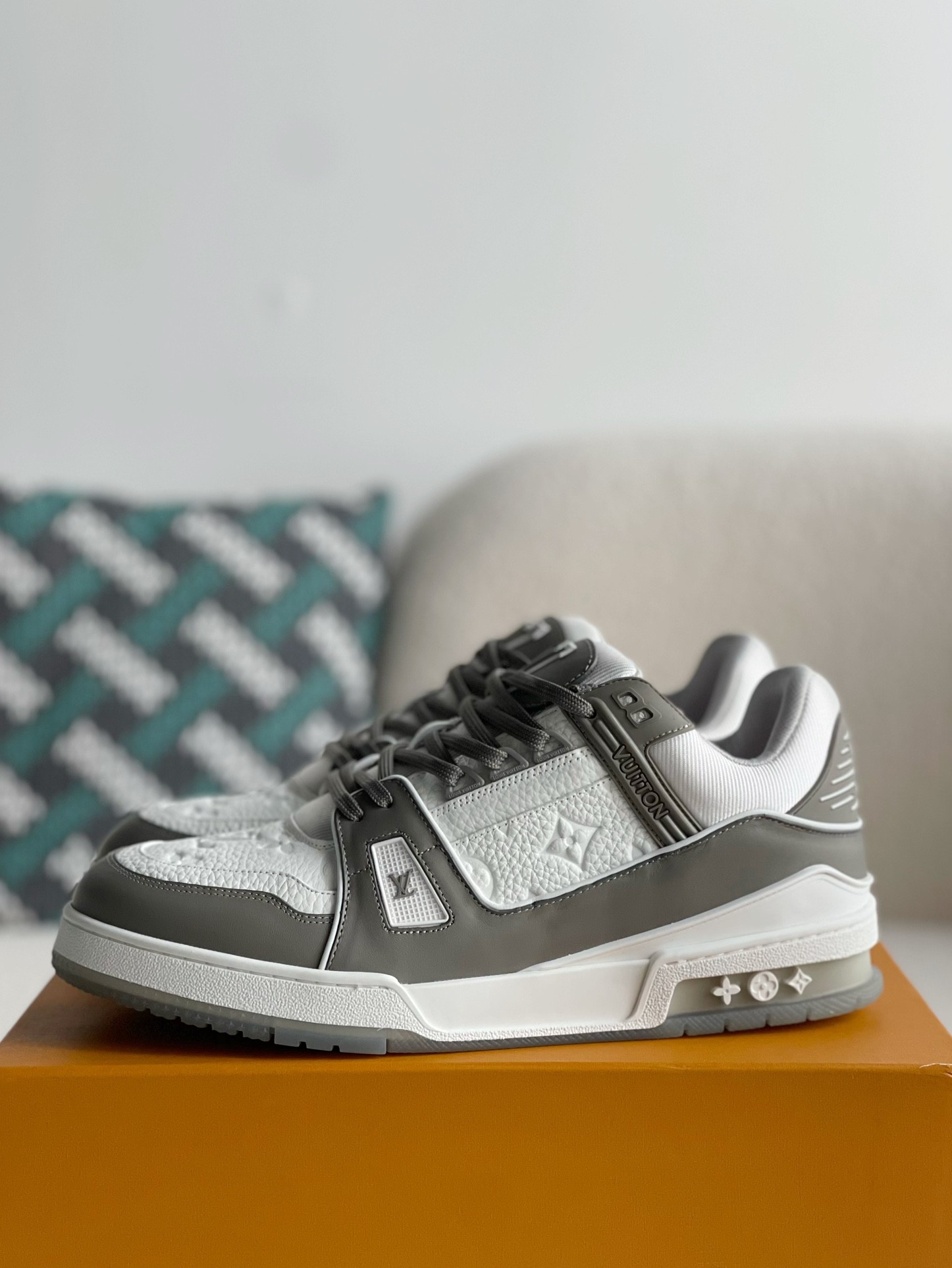 「#748」 LOUIS VUITTON TRAINER