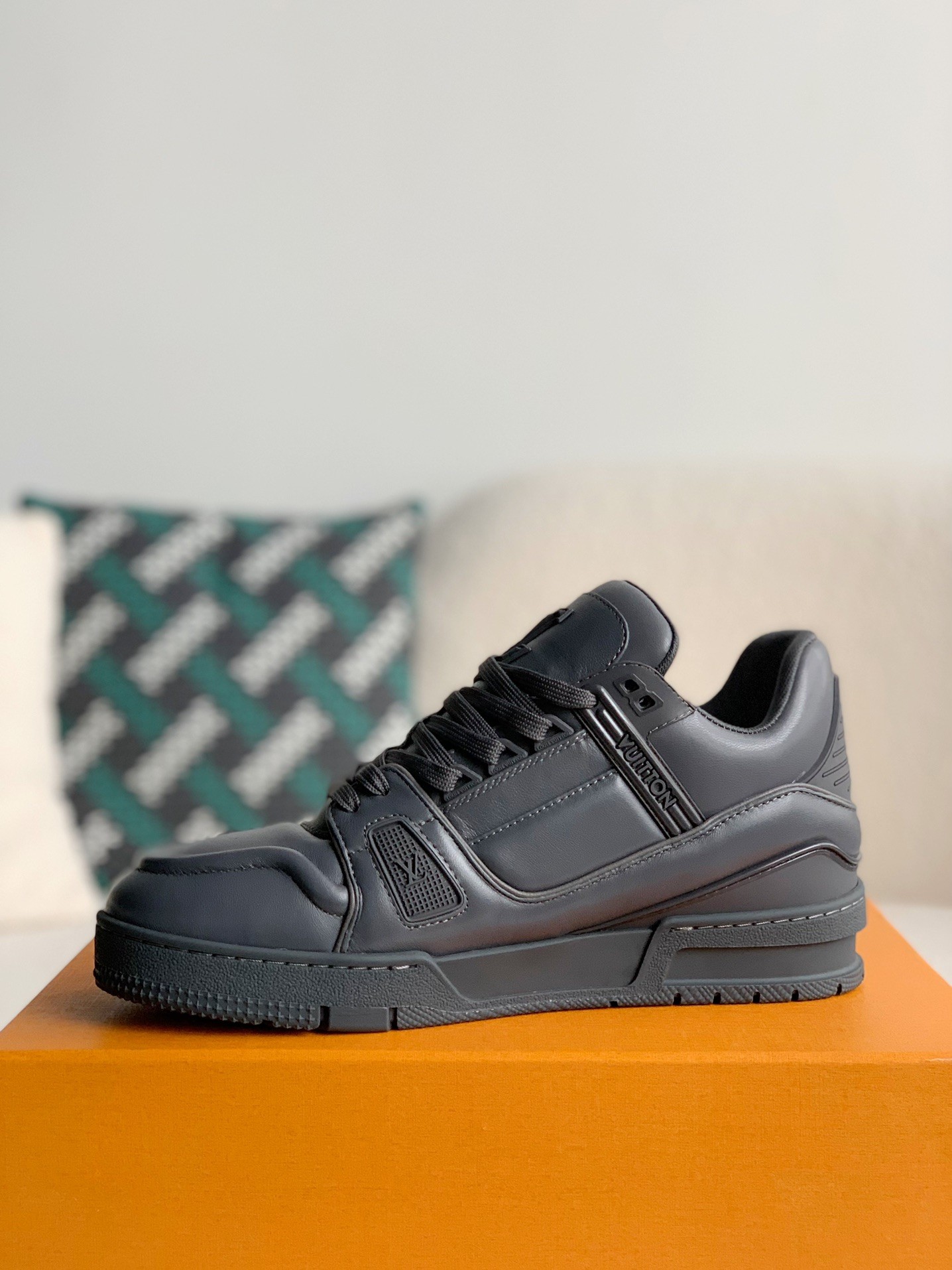 「#782」LOUIS VUITTON Trainer Sneaker - Image 4