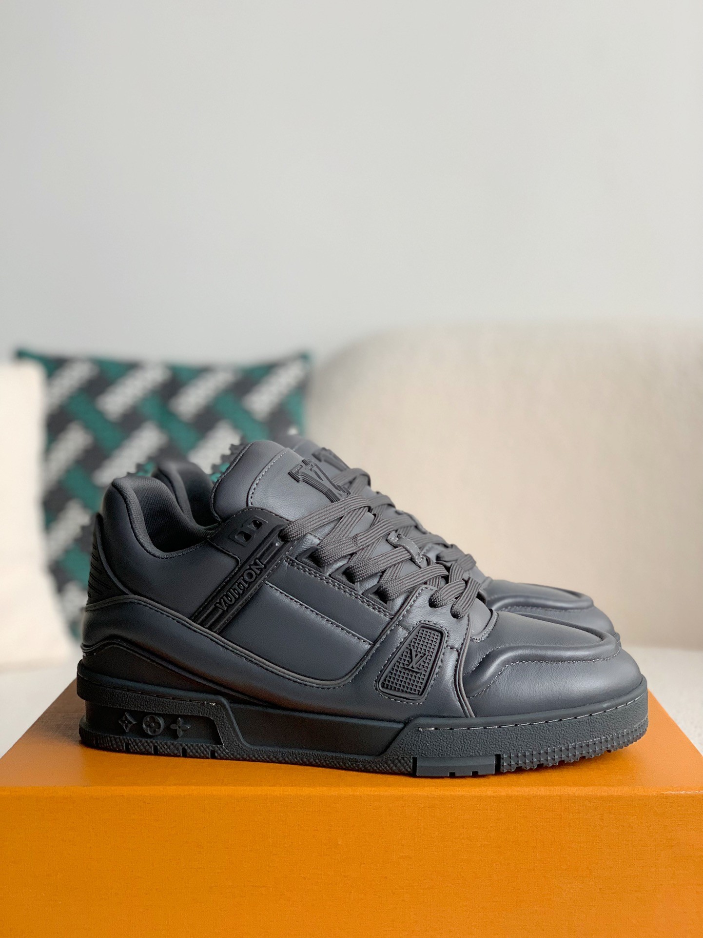 「#782」LOUIS VUITTON Trainer Sneaker - Image 2