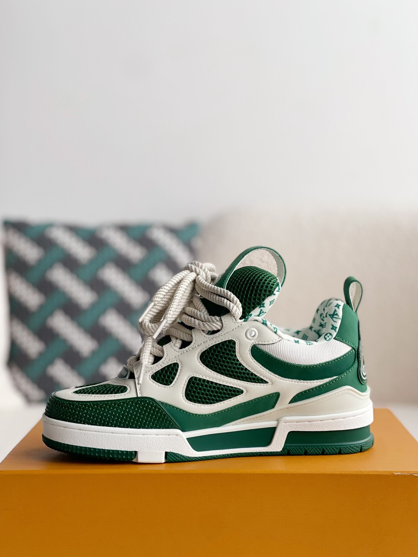「#764」LOUIS VUITTON Skate Sneaker - Image 4