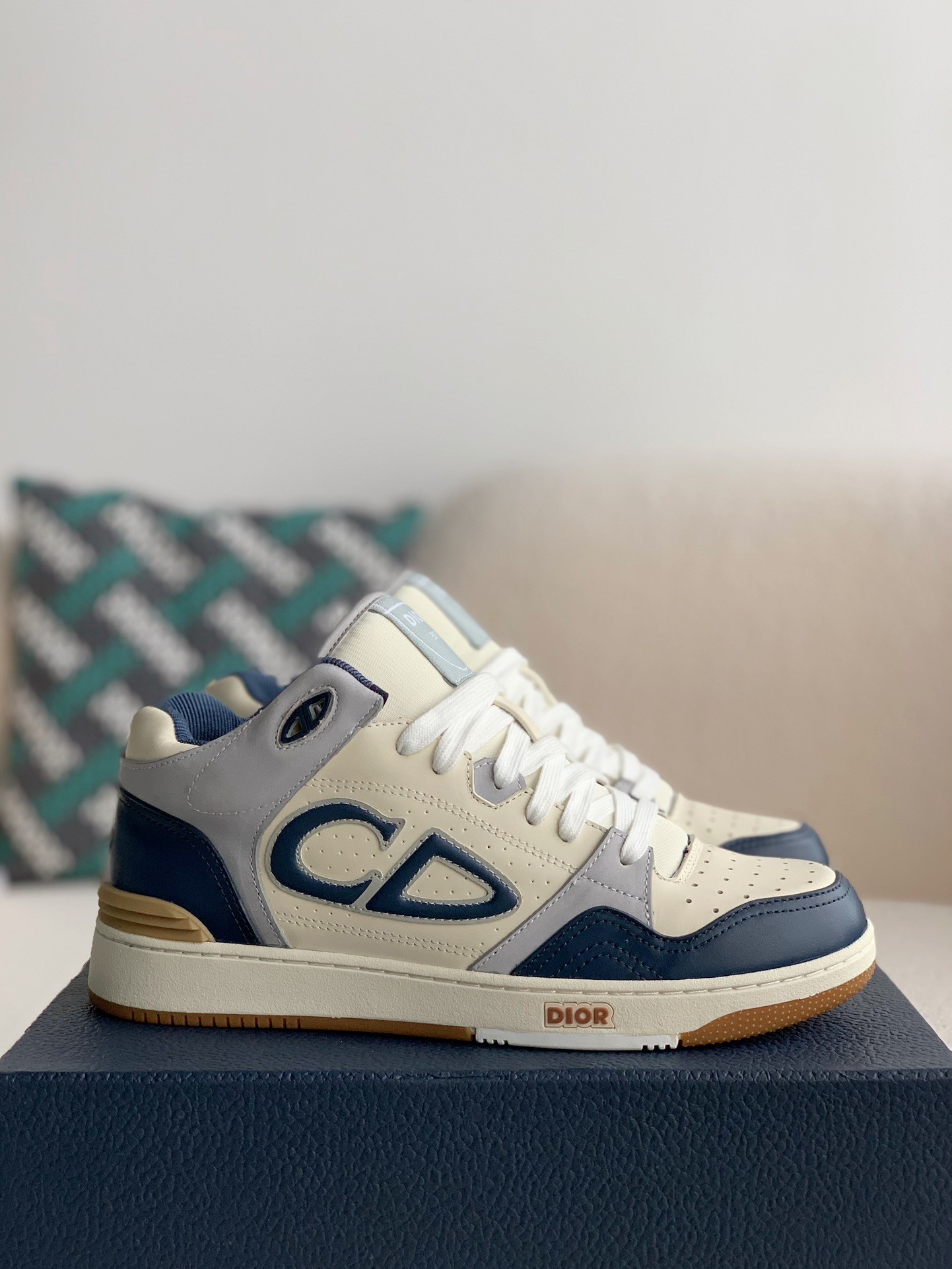 「#833」dior b57 - Image 2