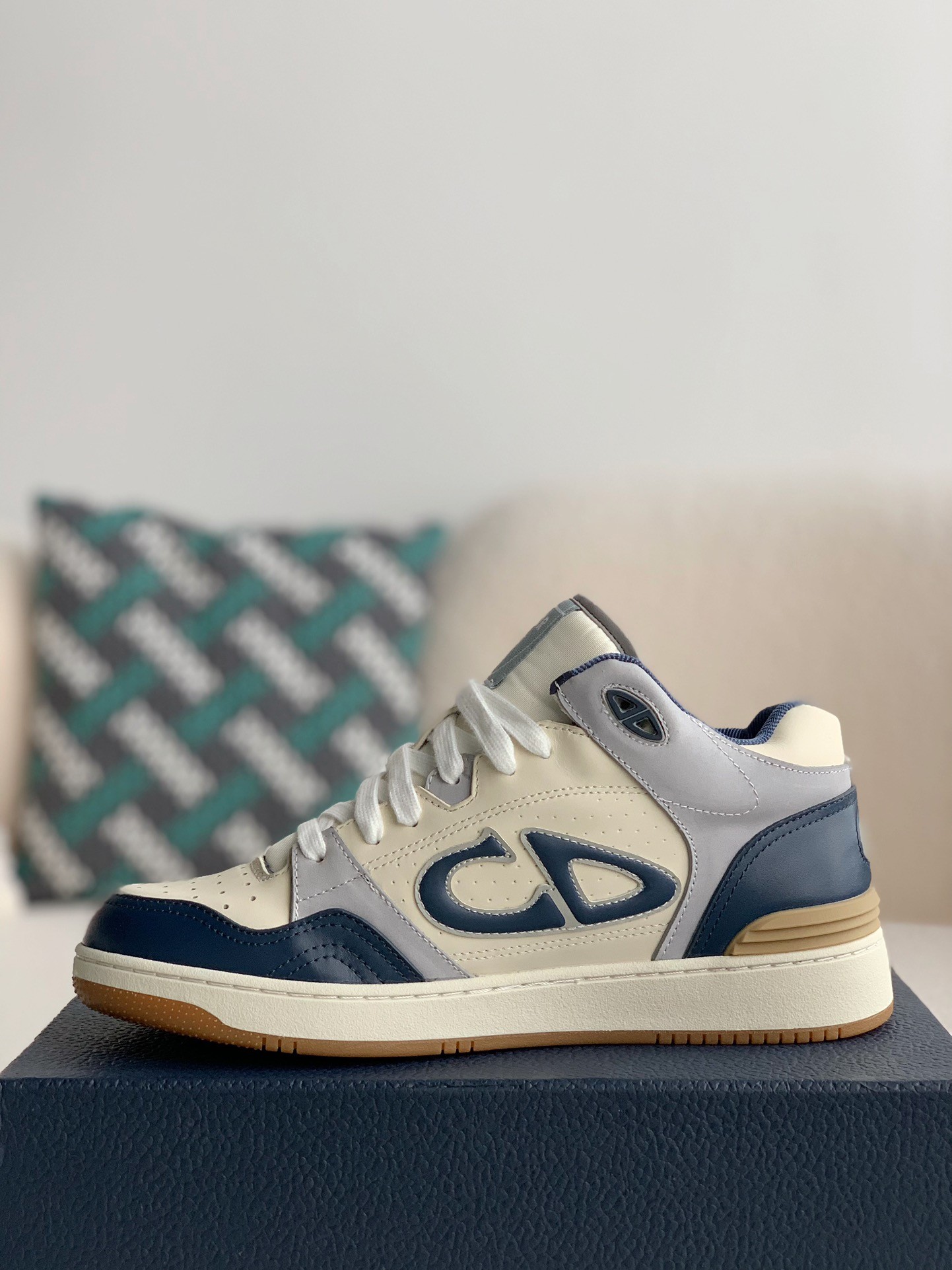 「#833」dior b57