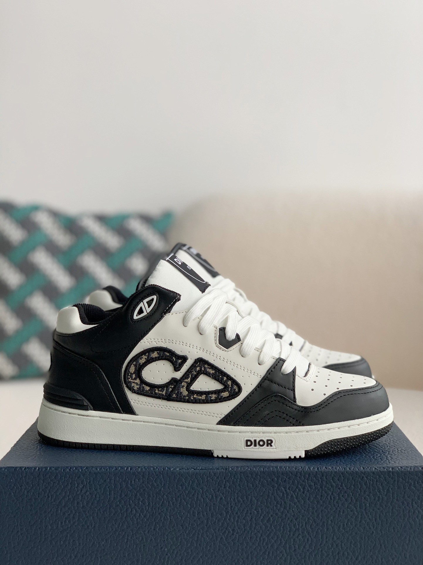 「#835」dior b57 - Image 3