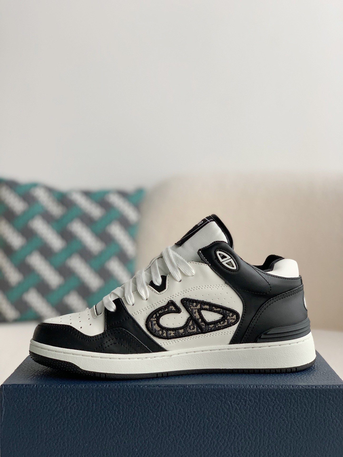 「#835」dior b57 - Image 4