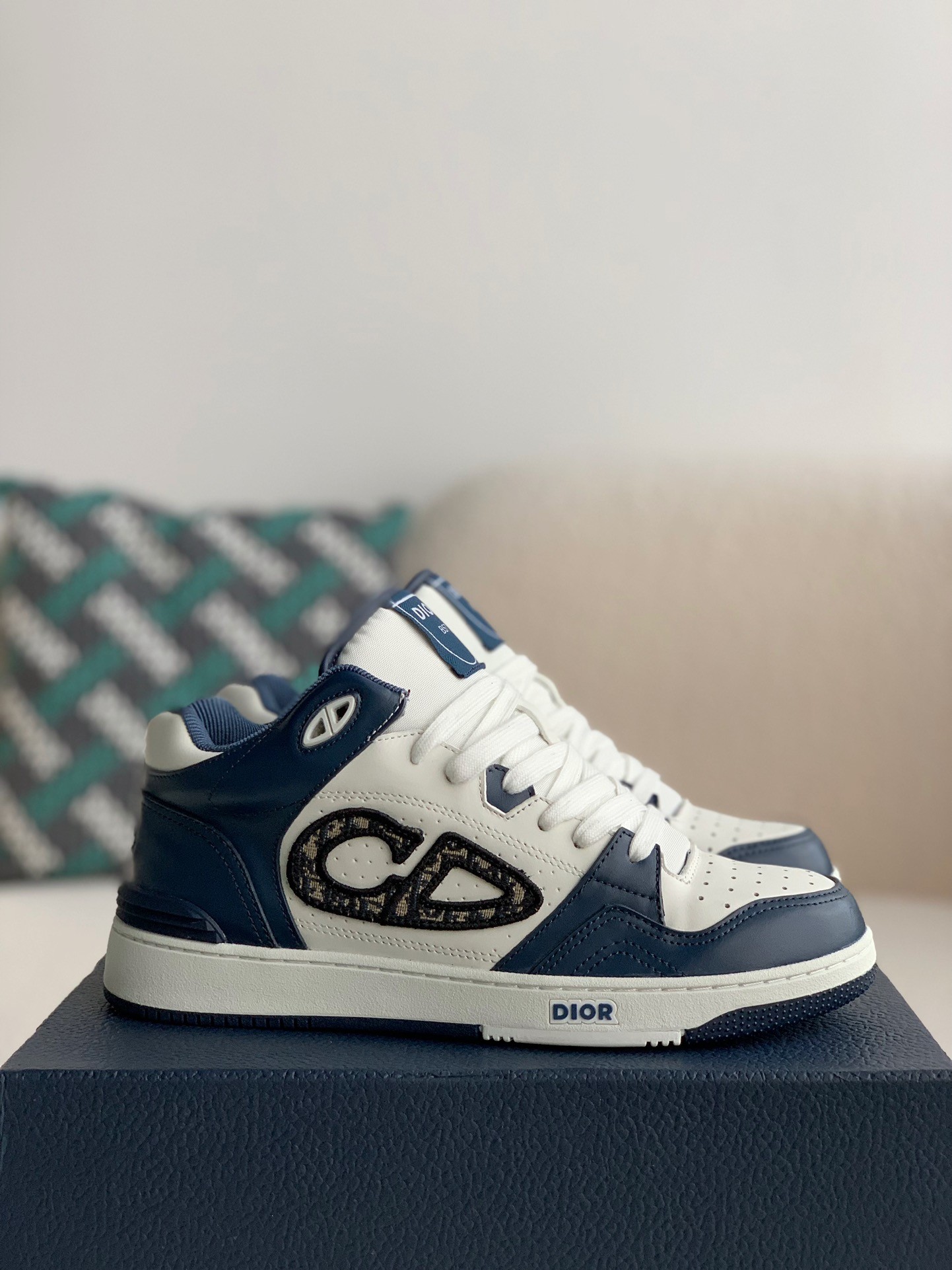 「#838」dior b57 - Image 2