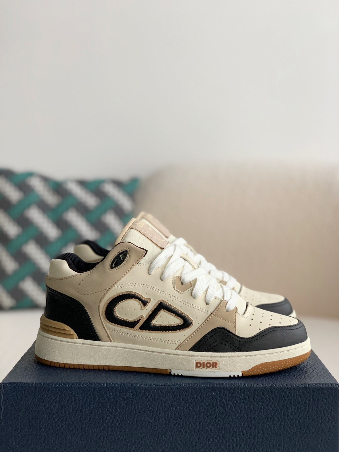 「#839」dior b57 - Image 2