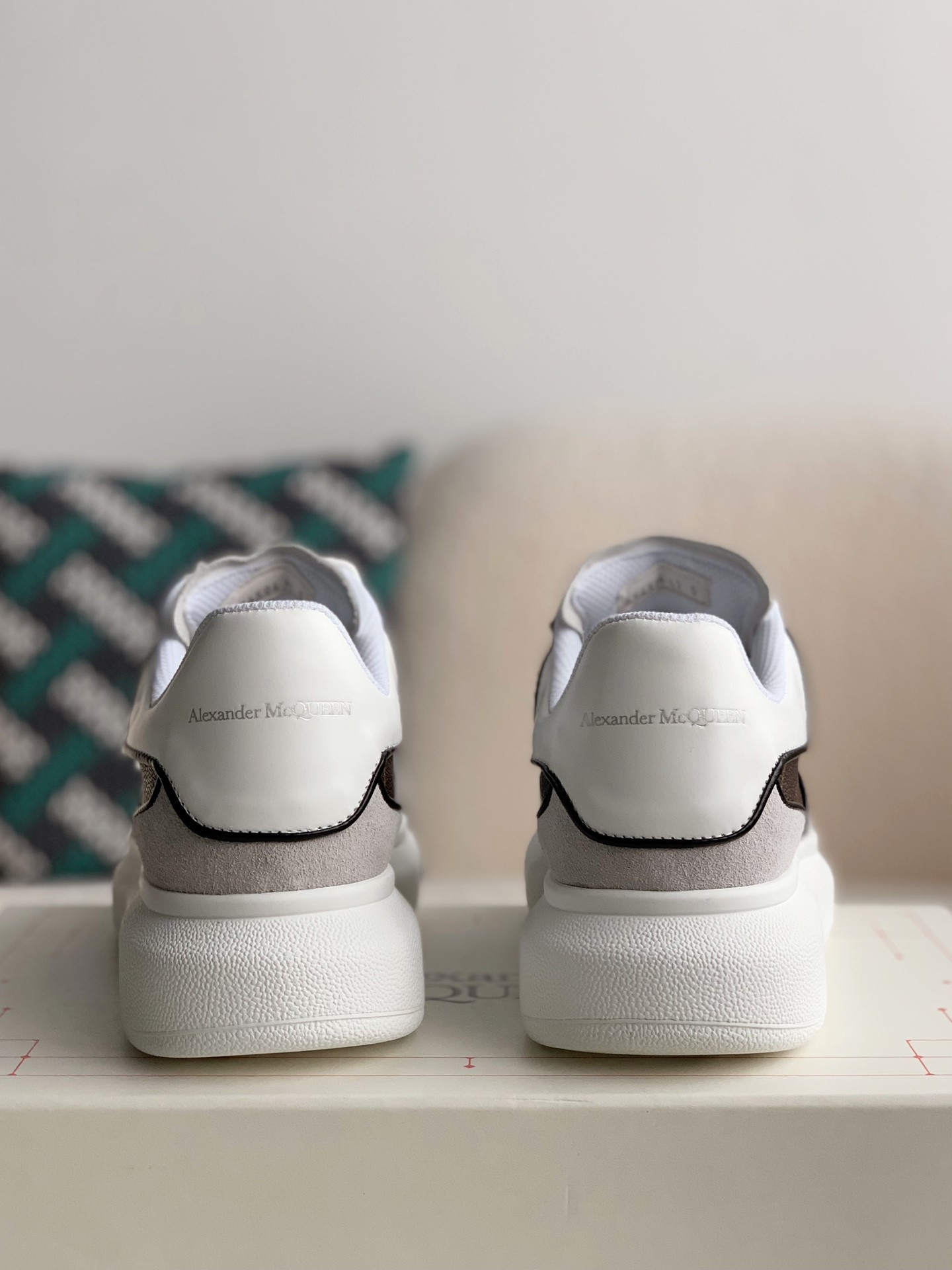 「#900」Alexander McQueen x Lv versatile Sneakers - Image 3