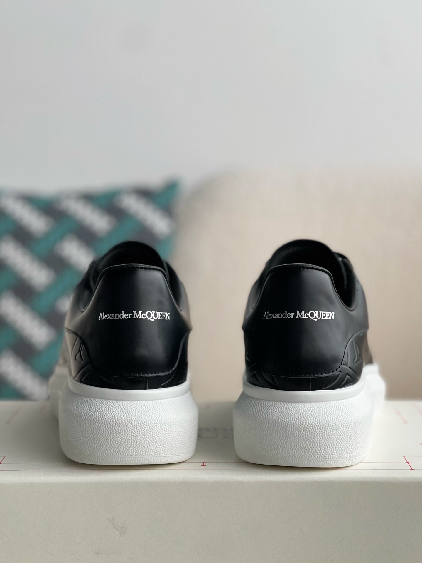 「#901」 Alexander McQueen versatile Sneakers - Image 3