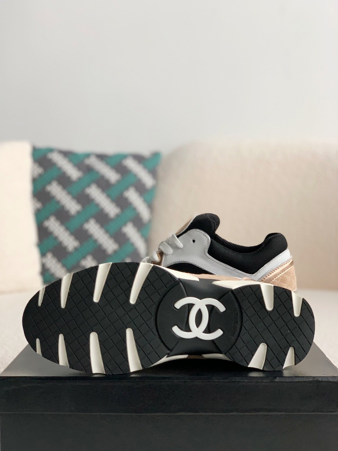 「#906」Chanel 23P Sneakers - Image 5
