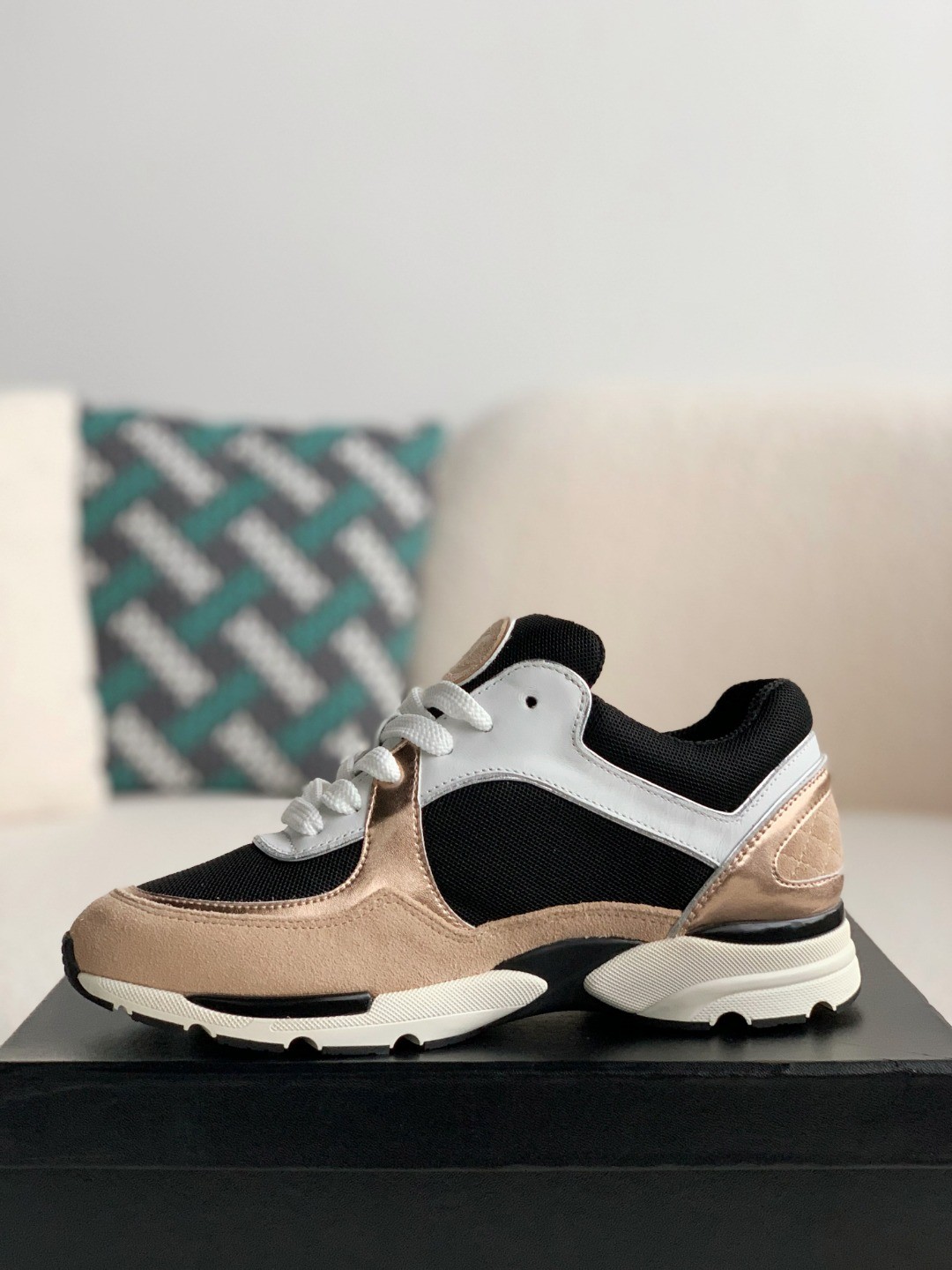 「#906」Chanel 23P Sneakers - Image 4