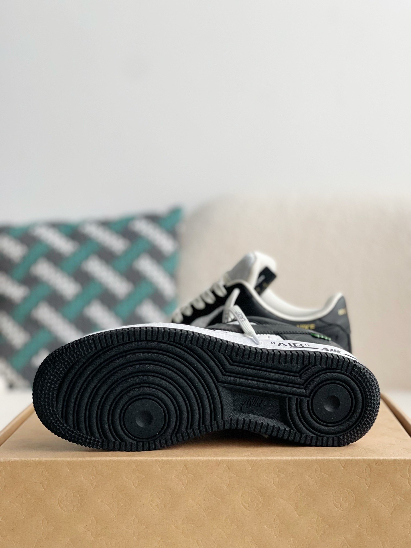 「#147」LOUIS VUITTON X NIKE AIR FORCE 1 Sneaker - Image 5
