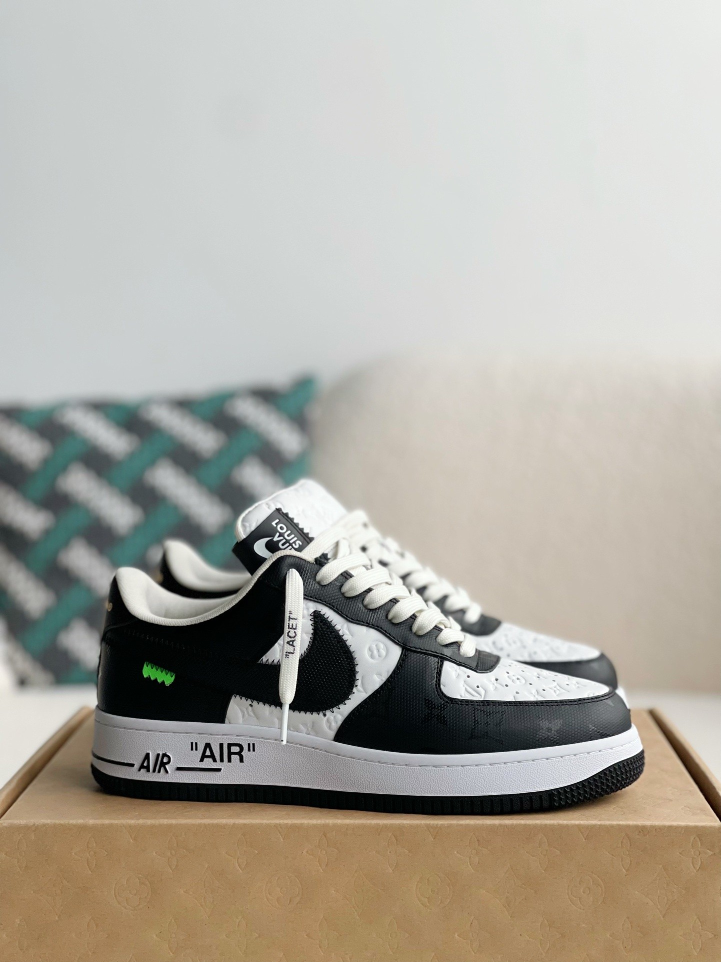 「#147」LOUIS VUITTON X NIKE AIR FORCE 1 Sneaker - Image 2
