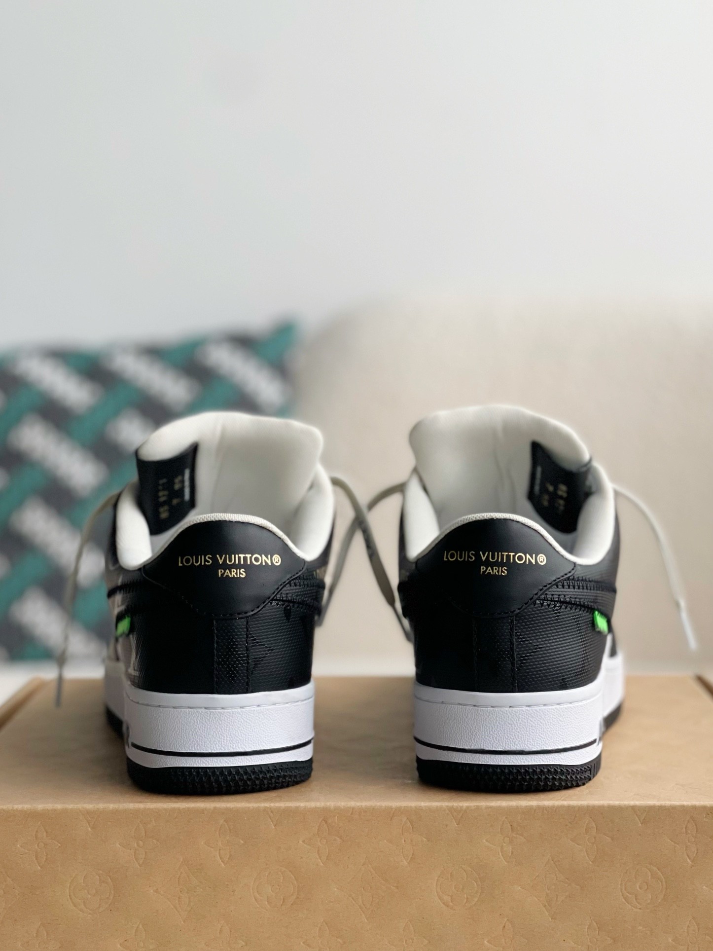 「#147」LOUIS VUITTON X NIKE AIR FORCE 1 Sneaker - Image 4