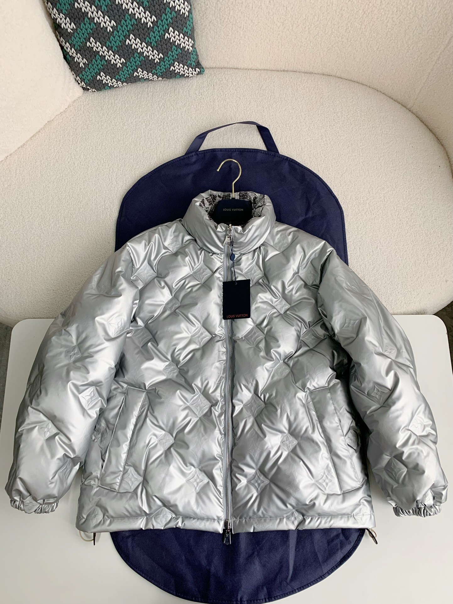 「#932」LOUIS VUITTON LOGO Down Jacket