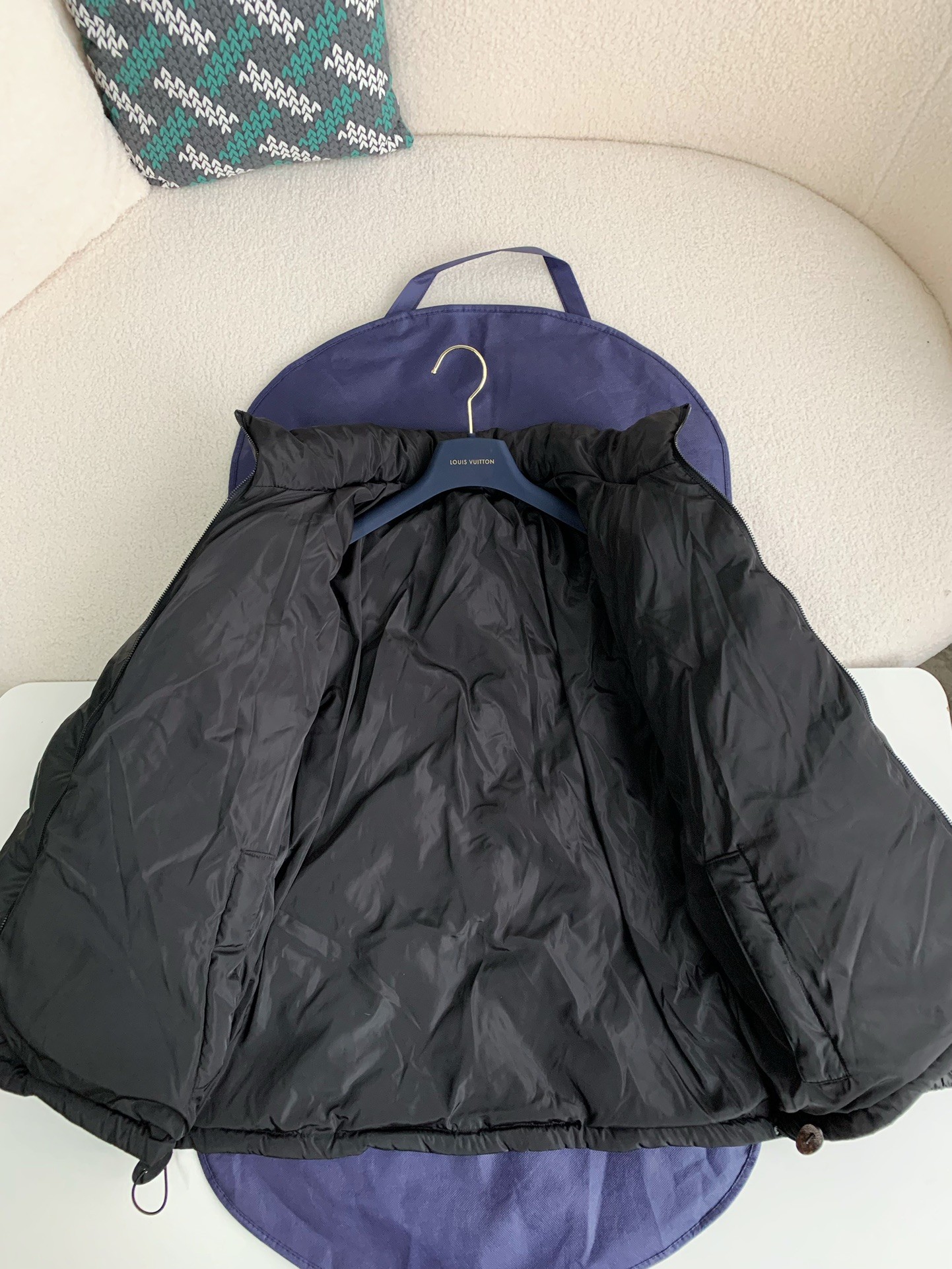 「#933」LOUIS VUITTON LOGO Down Jacket - Image 4