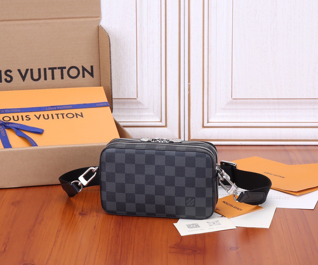 「#728」LOUIS VUITTON ALPHA WEARABLE 18.5*11*6.5 - Image 2