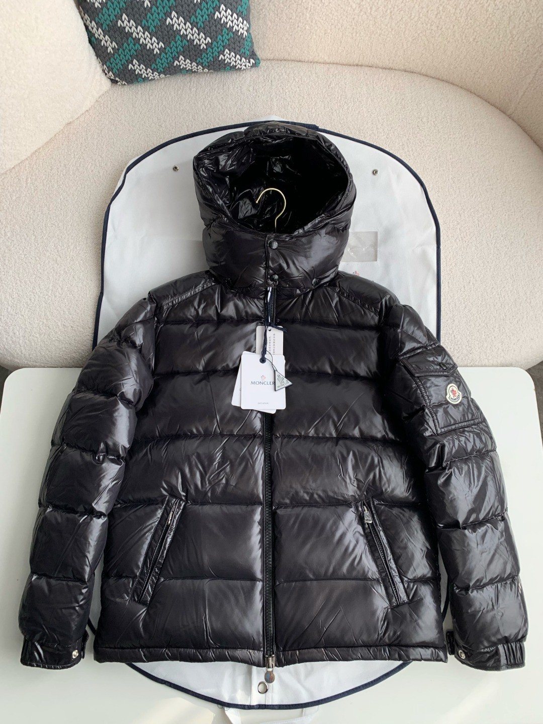 「#935」MONCLER MONTBELIARD DOWN JACKET