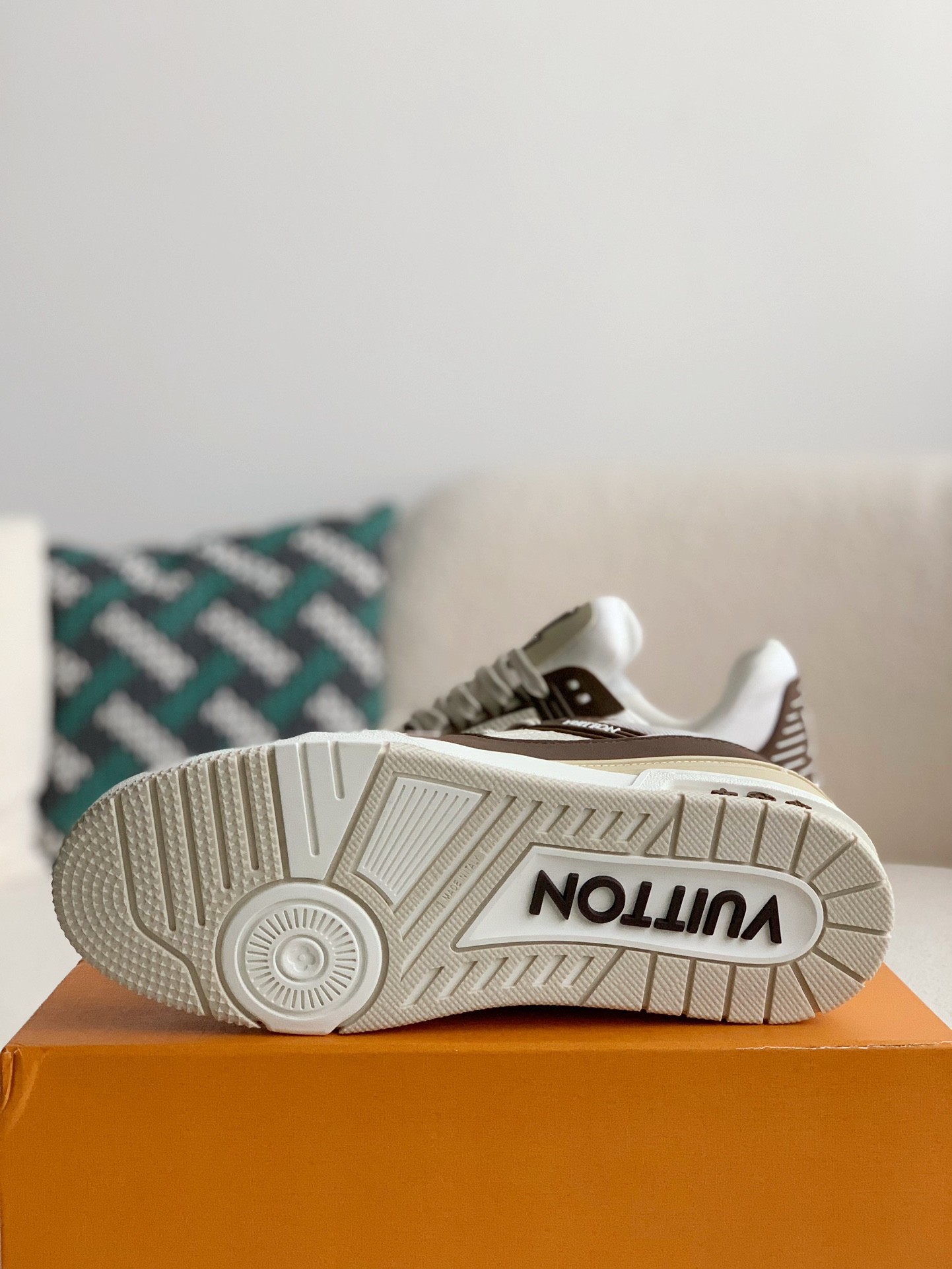 「#941」LOUIS VUITTON TRAINER Sneakers - Image 5