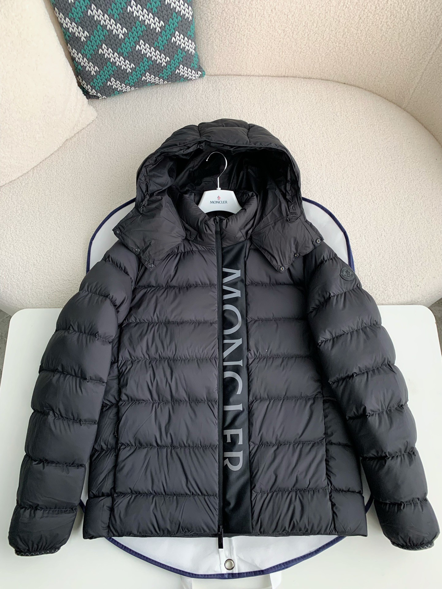 「#949」MONCLER MONTBELIARD DOWN JACKET - Image 3