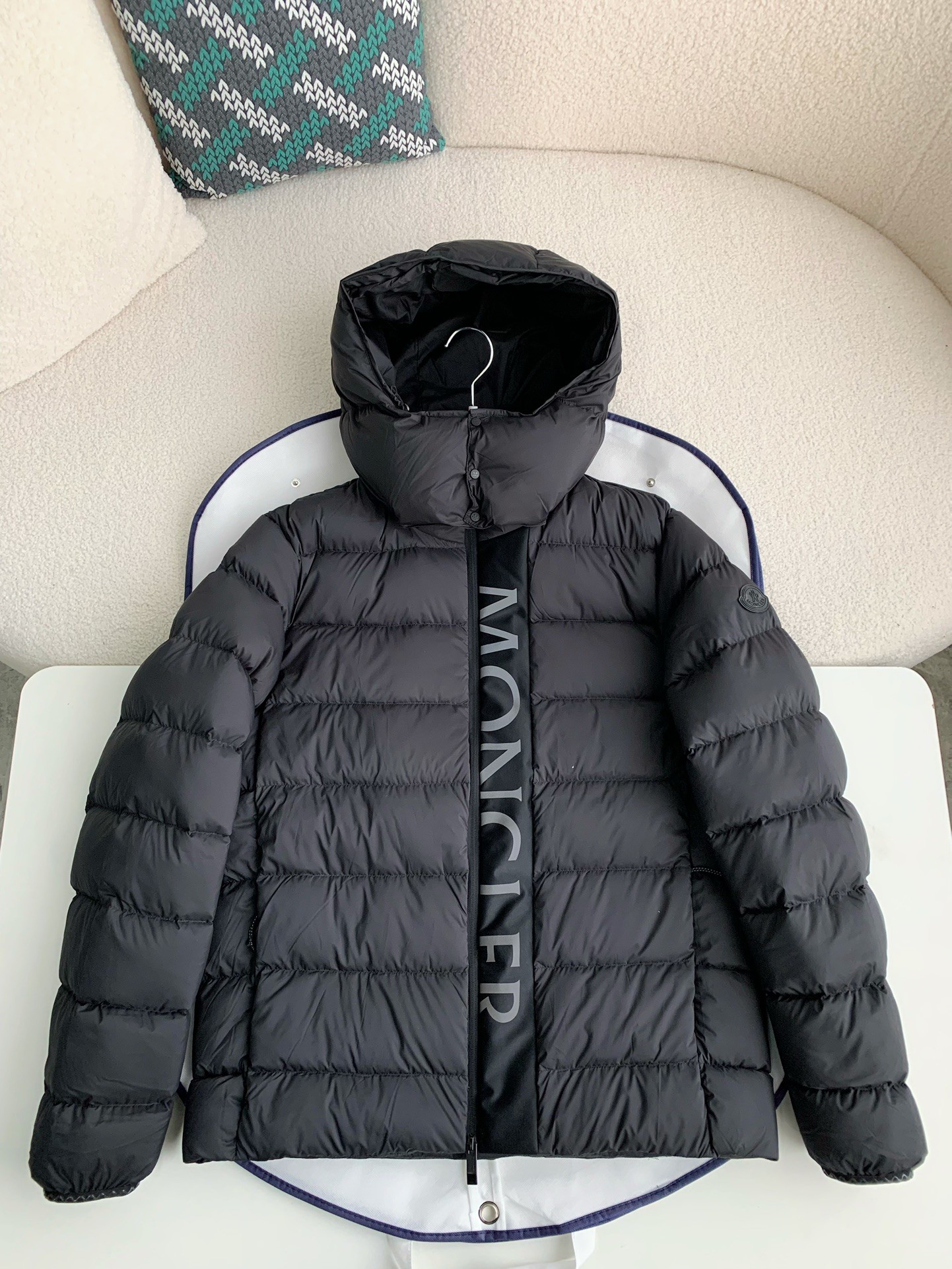 「#949」MONCLER MONTBELIARD DOWN JACKET
