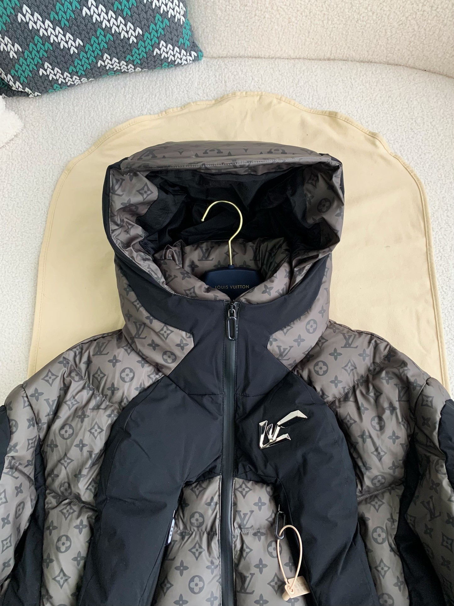 「#951」LOUIS VUITTON LOGO Down Jacket - Image 2
