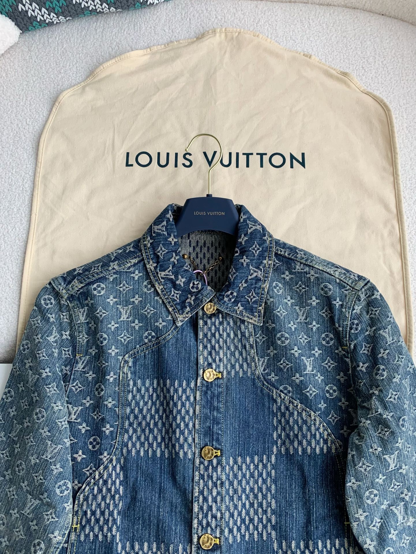 「#987」Louis Vuitton Classic Logo printed all over patchwork denim jacket - Image 3