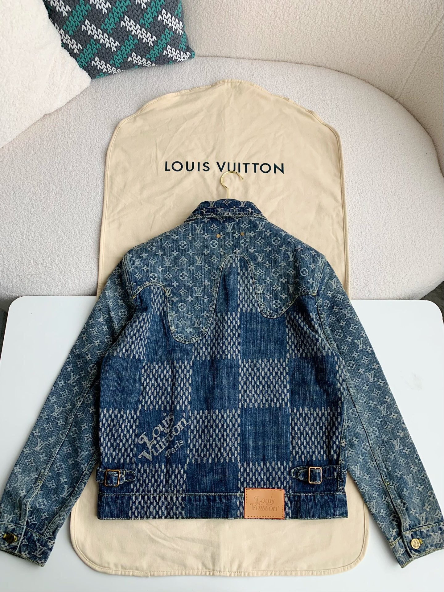 「#987」Louis Vuitton Classic Logo printed all over patchwork denim jacket - Image 4