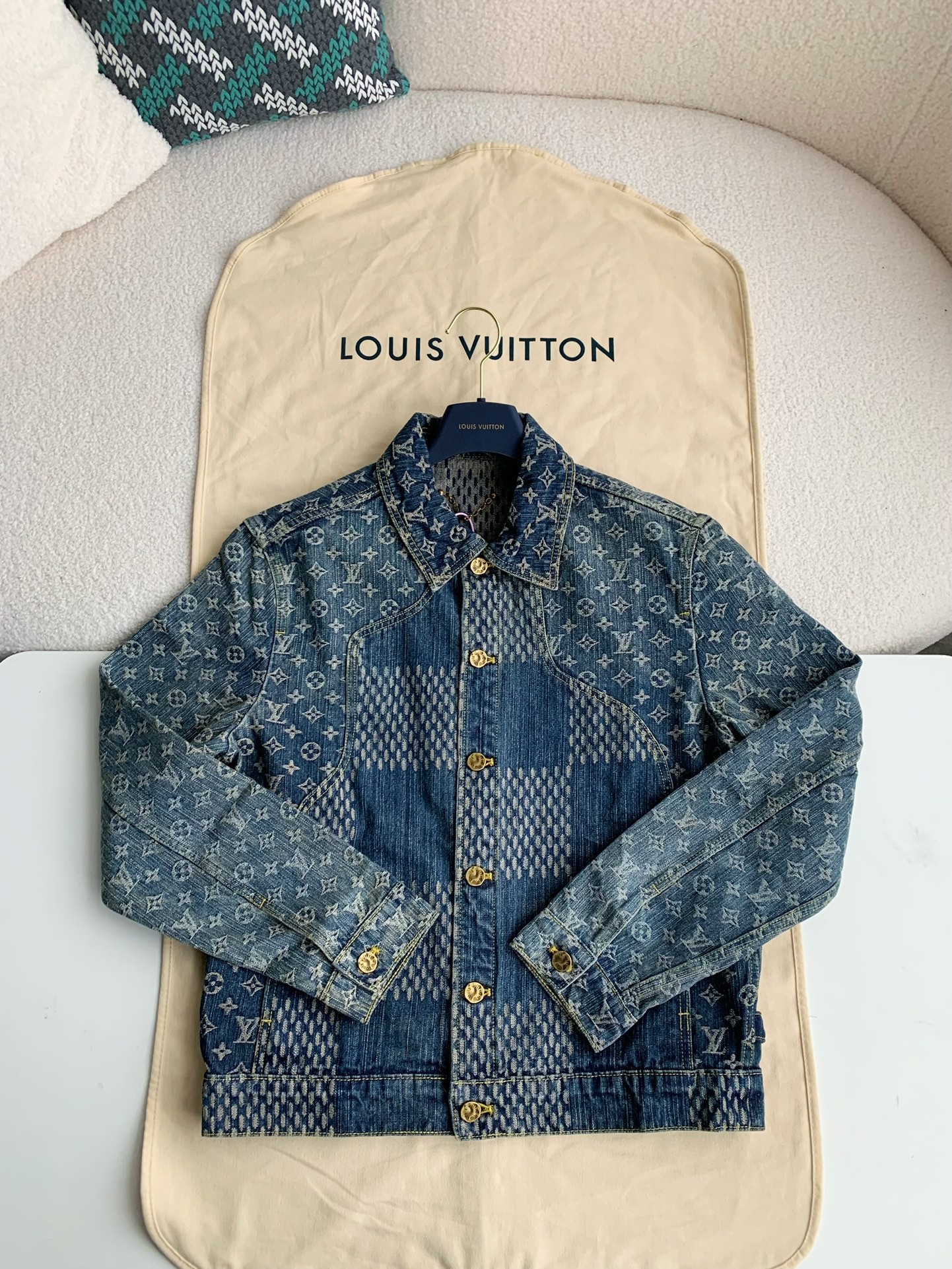 「#987」Louis Vuitton Classic Logo printed all over patchwork denim jacket - Image 2