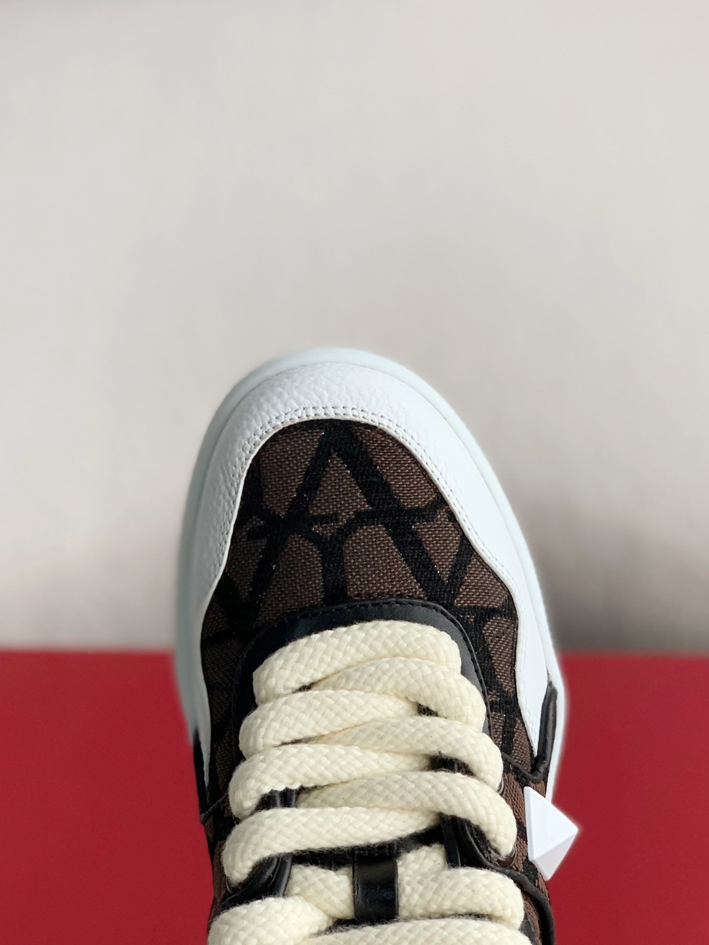 「#1003」Valentino One Stud Sneakers - Image 3