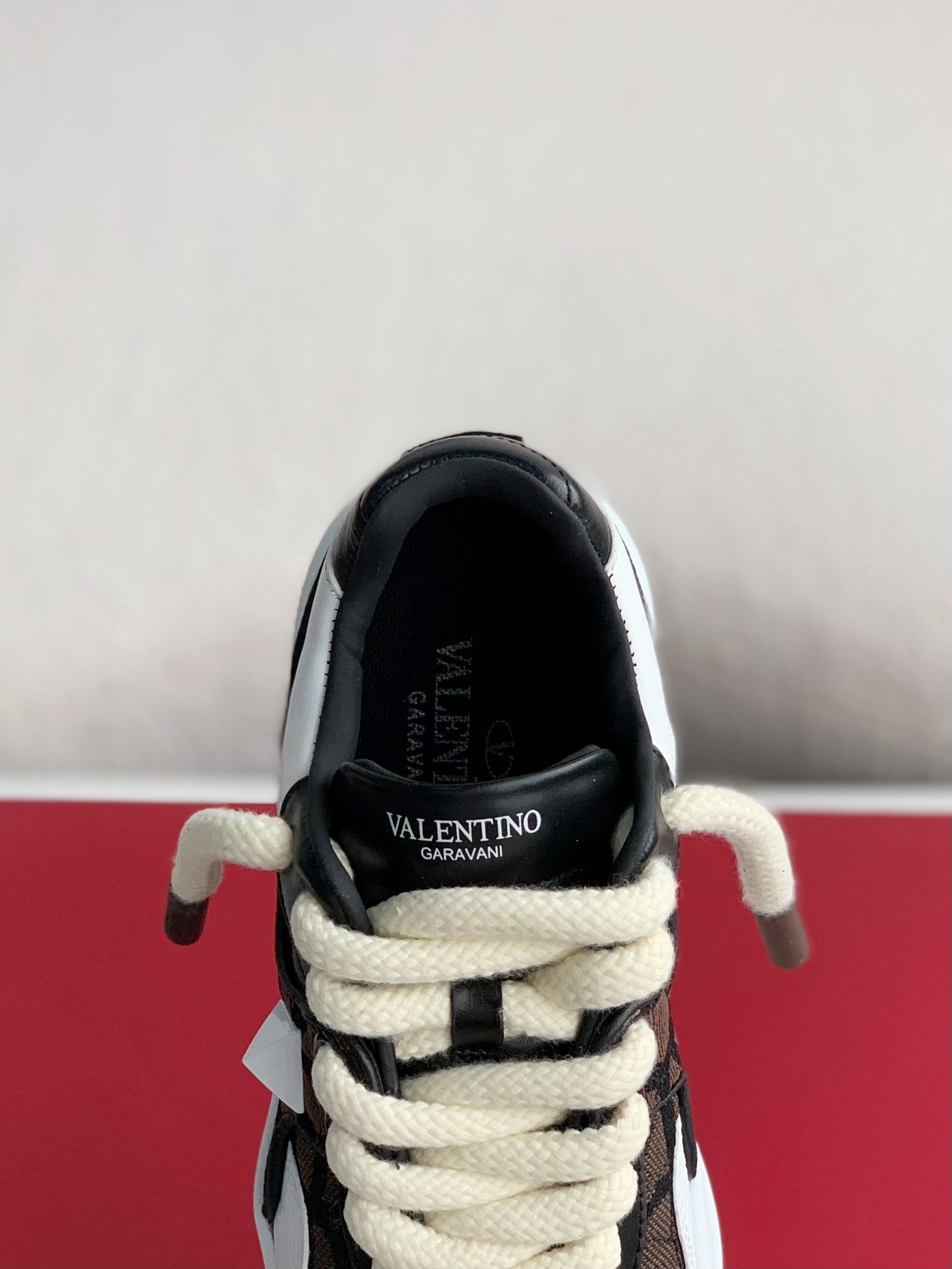 「#1003」Valentino One Stud Sneakers - Image 4