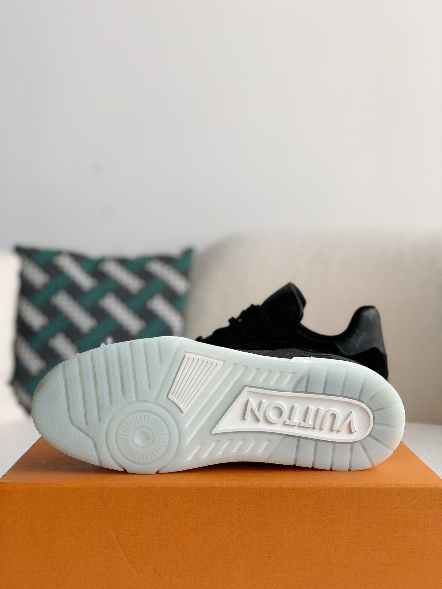 「#1017」LOUIS VUITTON TRAINER - Image 5