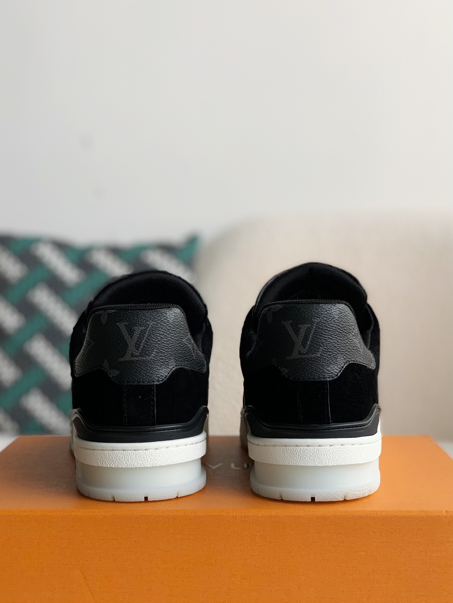 「#1017」LOUIS VUITTON TRAINER - Image 3