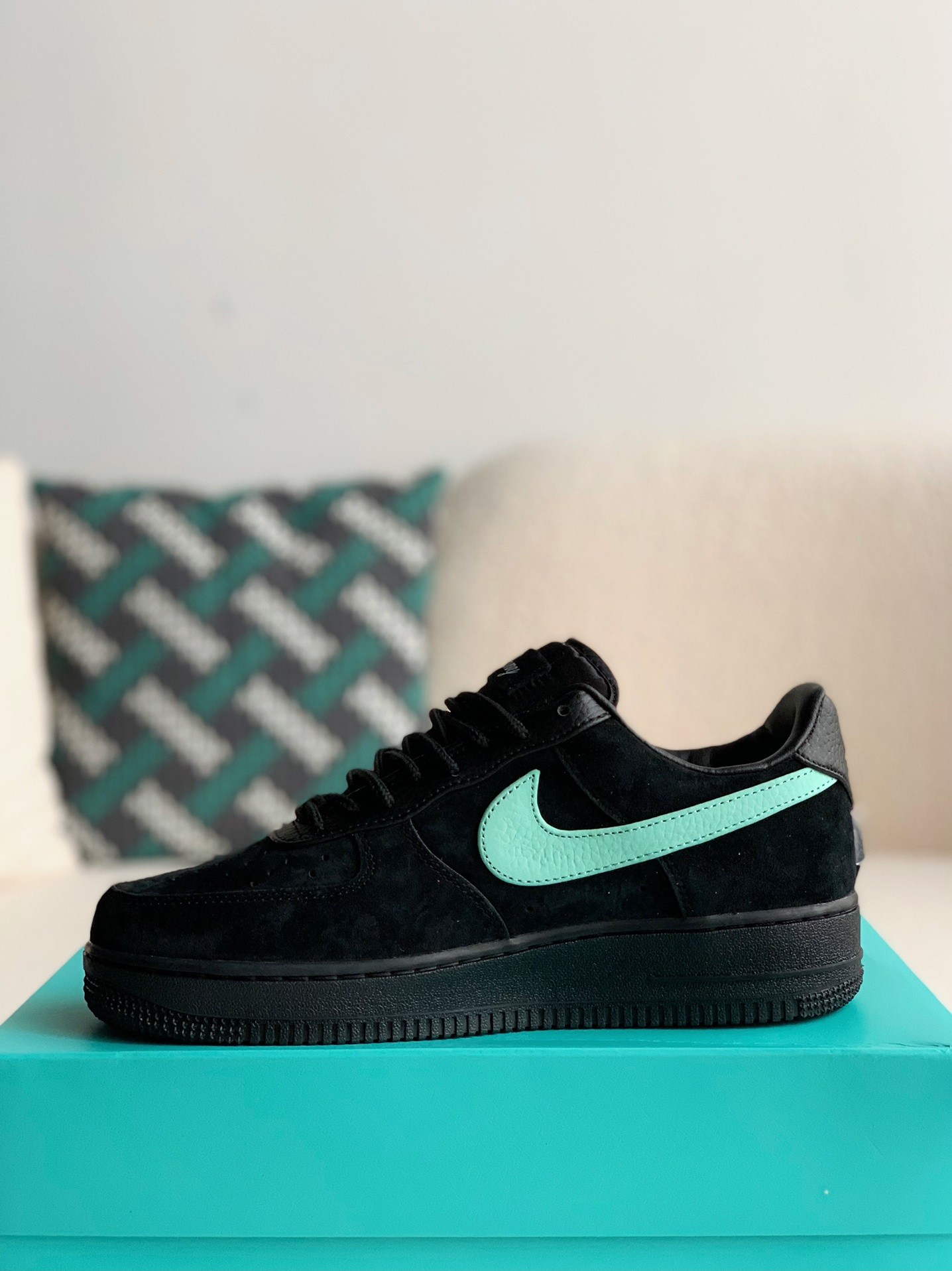 「#337」NIKE Air Force 1 Low Tiffany & Co. Sneakers - Image 4