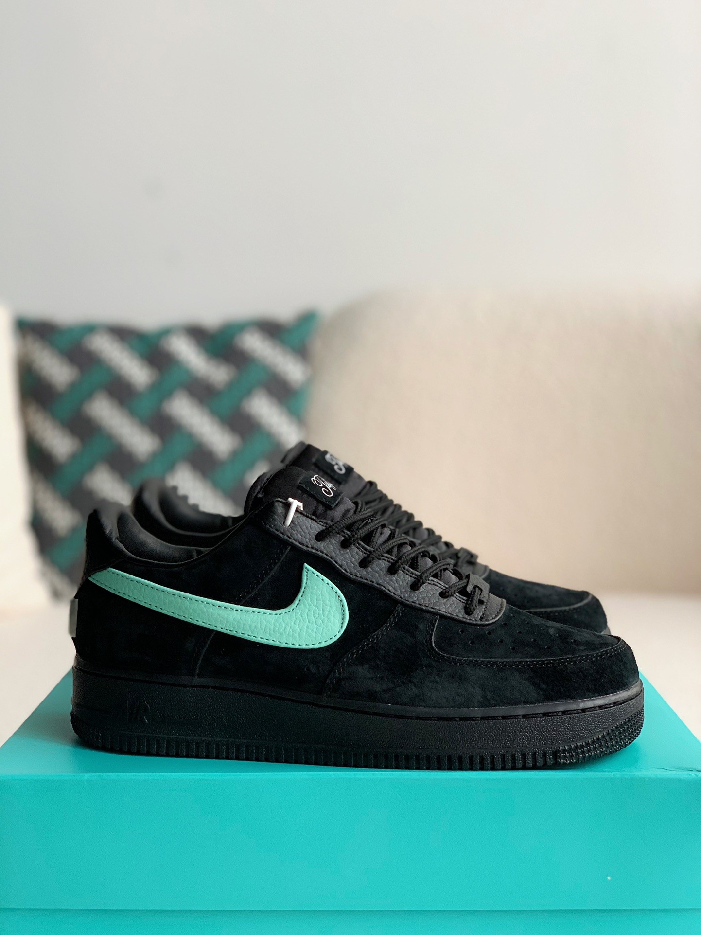 「#337」NIKE Air Force 1 Low Tiffany & Co. Sneakers - Image 2