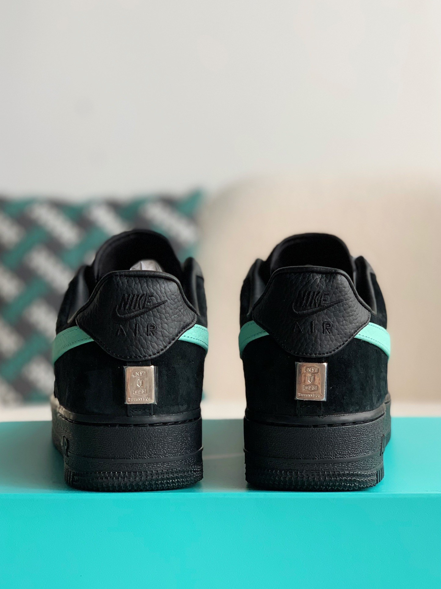 「#337」NIKE Air Force 1 Low Tiffany & Co. Sneakers - Image 3