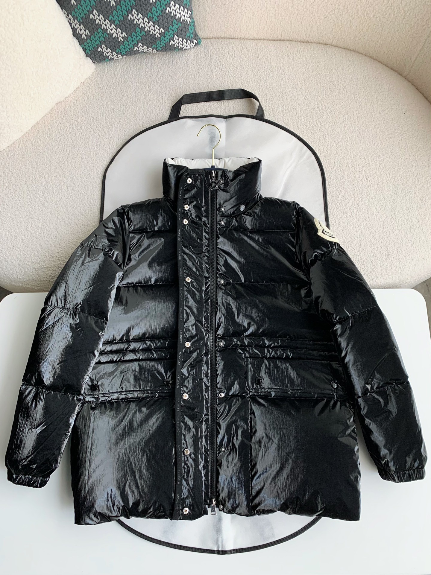「#1077」MONCLER MONTBELIARD DOWN JACKET