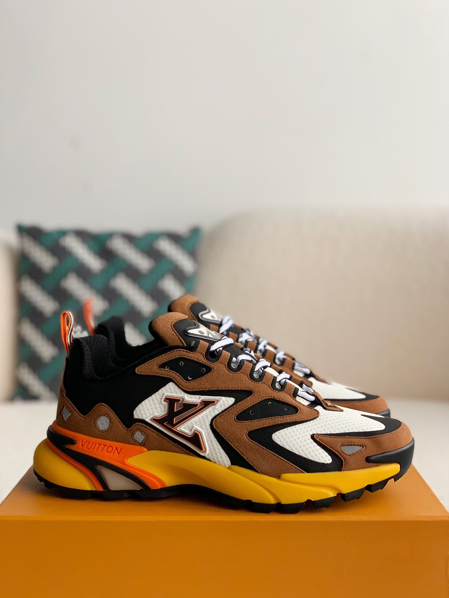「#1094」Louis Vuitton Runner Tatic Sneakers - Image 2