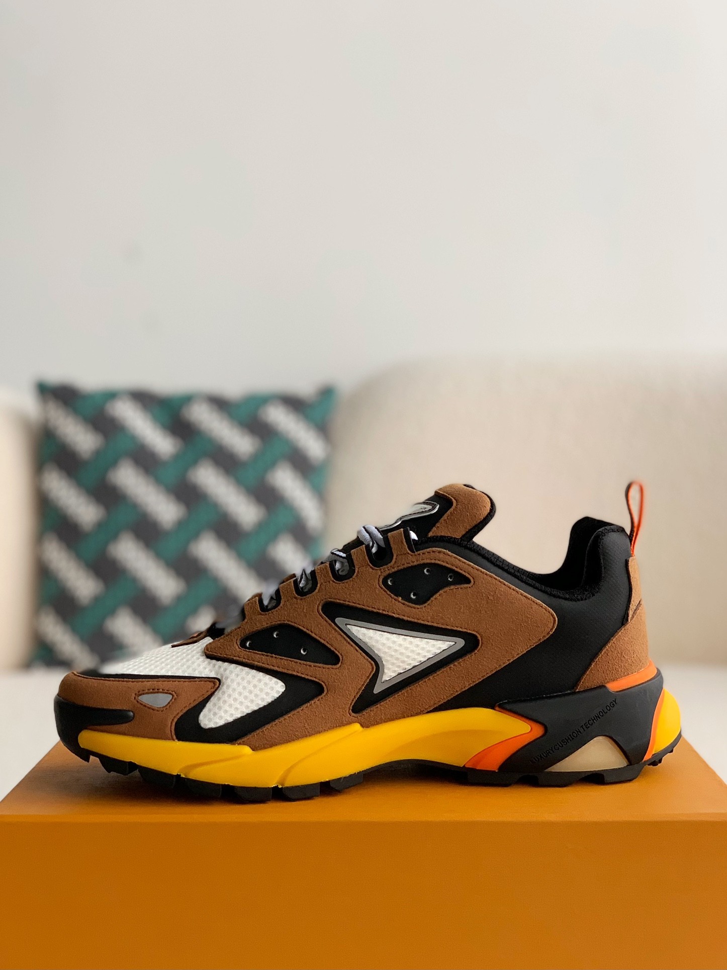 「#1094」Louis Vuitton Runner Tatic Sneakers - Image 4