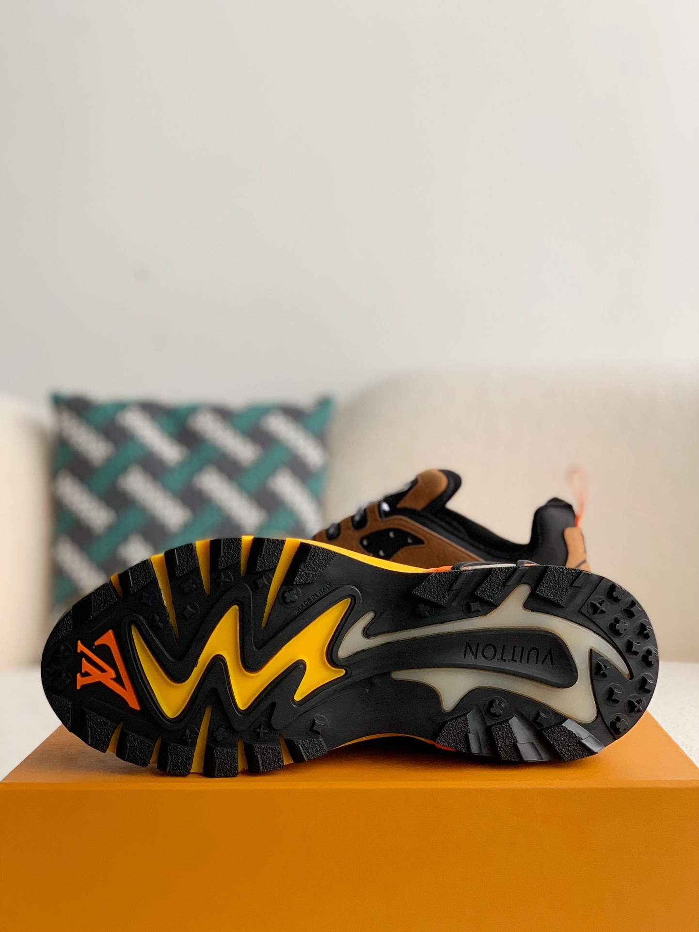 「#1094」Louis Vuitton Runner Tatic Sneakers - Image 5