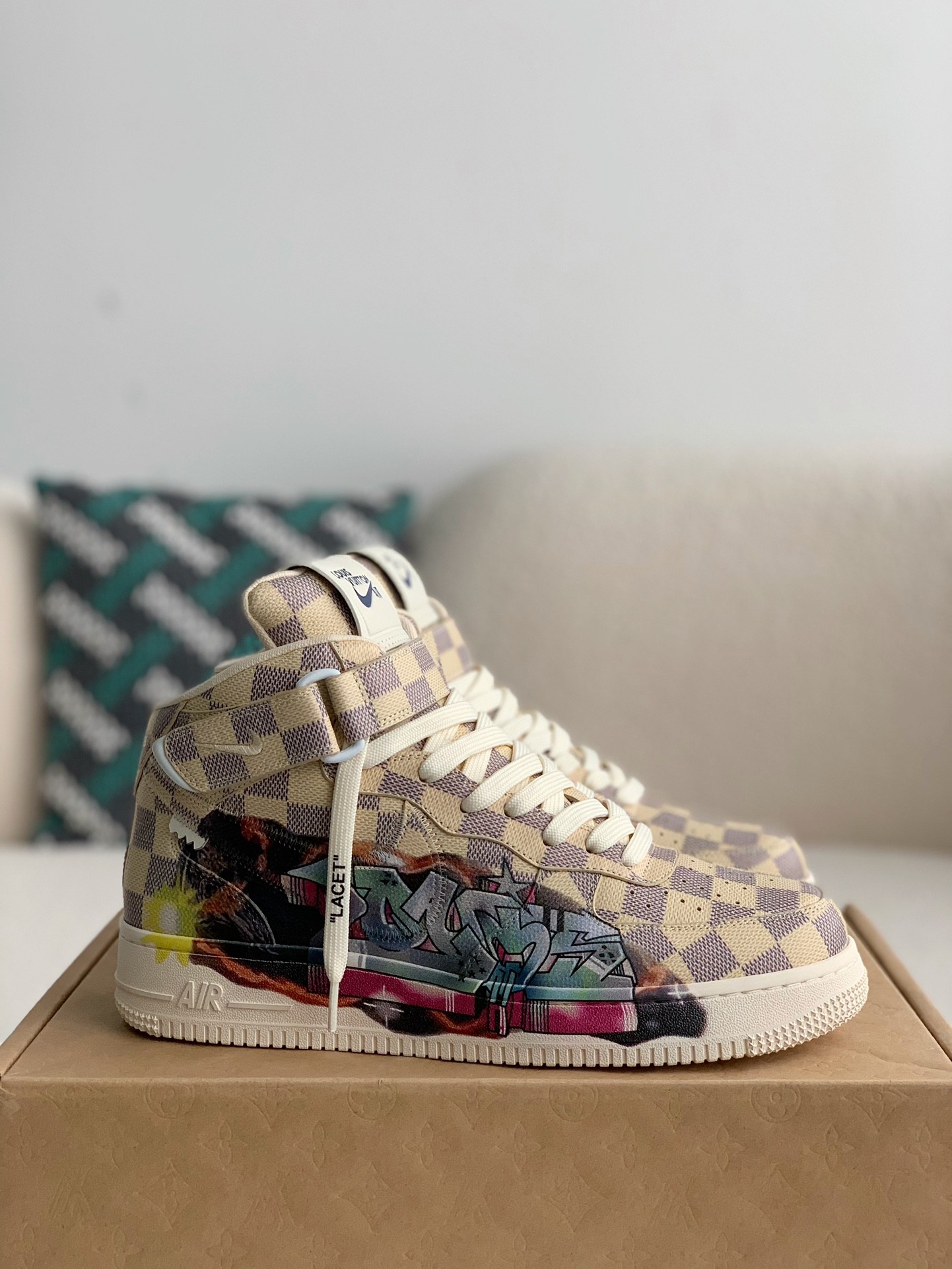 「#1115」LOUIS VUITTON X NIKE AIR FORCE 1 high Sneaker - Image 2