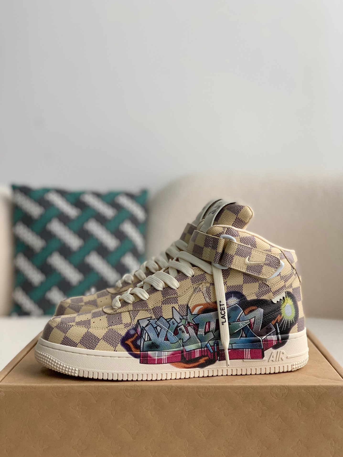 「#1115」LOUIS VUITTON X NIKE AIR FORCE 1 high Sneaker