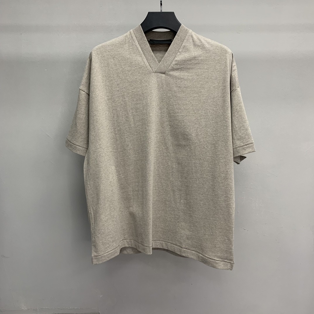 「#1156」Balenciaga Cloud Series v-neck T-shirt